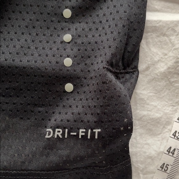 Nike - Picture 3 of 7